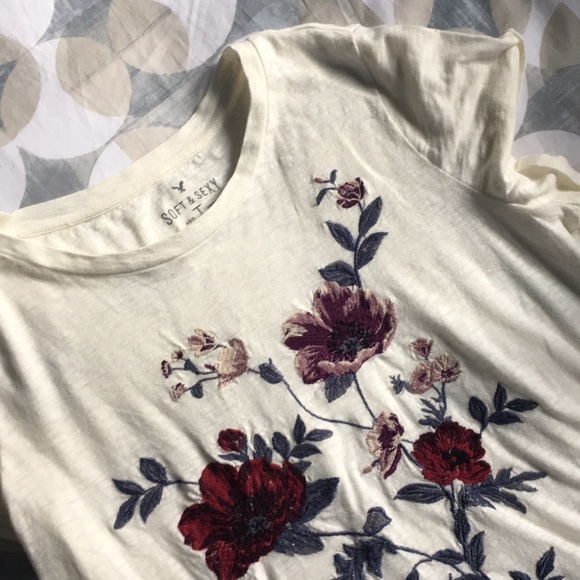 American Eagle Outfitters Tops - Fun T Shirt!